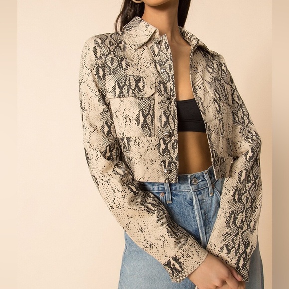 superdown hunter crop jacket in snake print size large - Picture 4 of 9